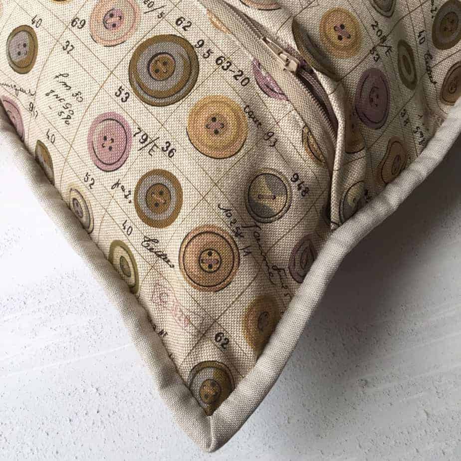 Tutorial – Hidden Zippered Cushion Cover