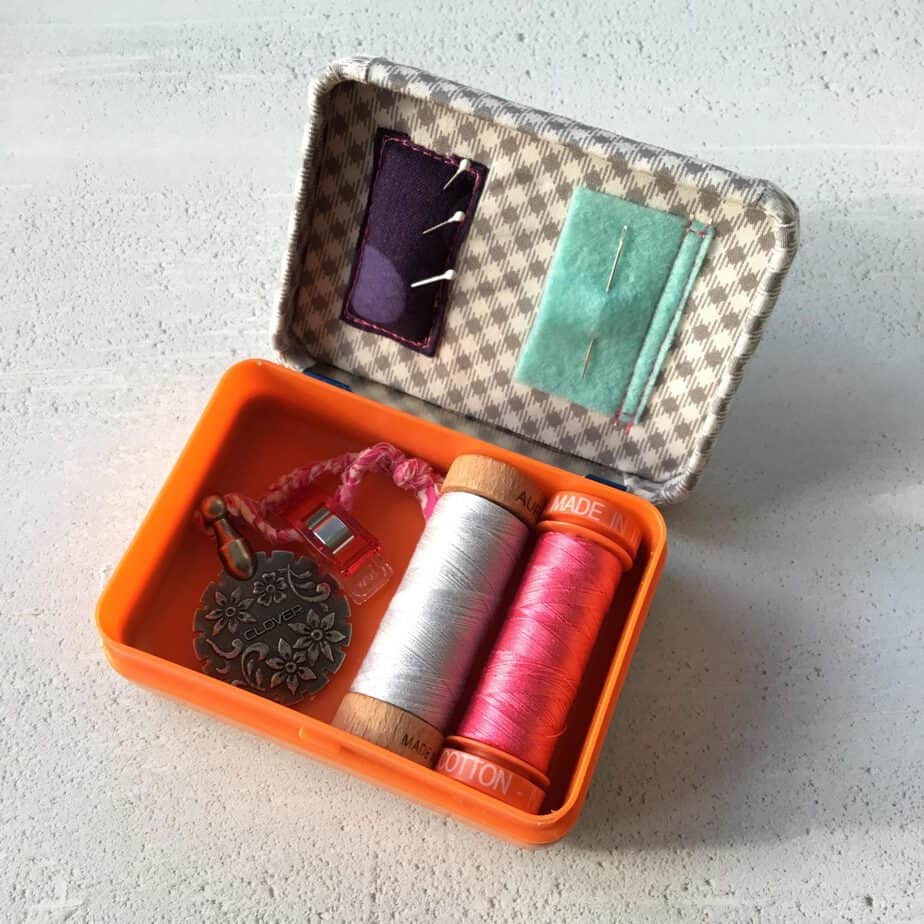 DIY craft tutorial for how to upcycle a tin, similar to an Altoids Mint box, into a mini travel sewing kit. Ideal make for Christmas, Birthday or Swap gift.